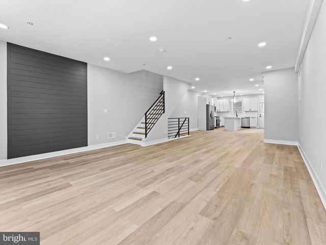 5220 N 9TH ST, Philadelphia, PA 19141