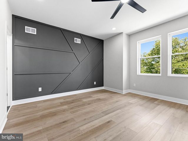 5220 N 9TH ST, Philadelphia, PA 19141