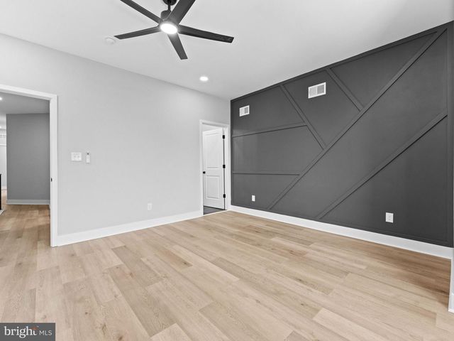 5220 N 9TH ST, Philadelphia, PA 19141