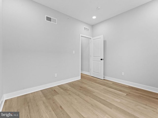 5220 N 9TH ST, Philadelphia, PA 19141