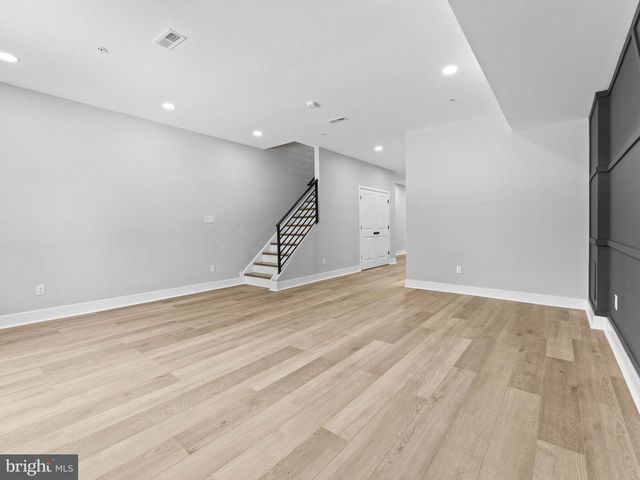 5220 N 9TH ST, Philadelphia, PA 19141