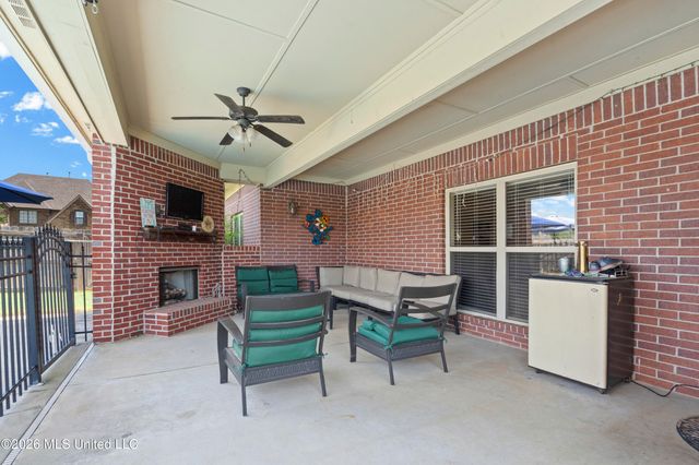 13242 Three Hawks Drive, Olive Branch, MS 38654