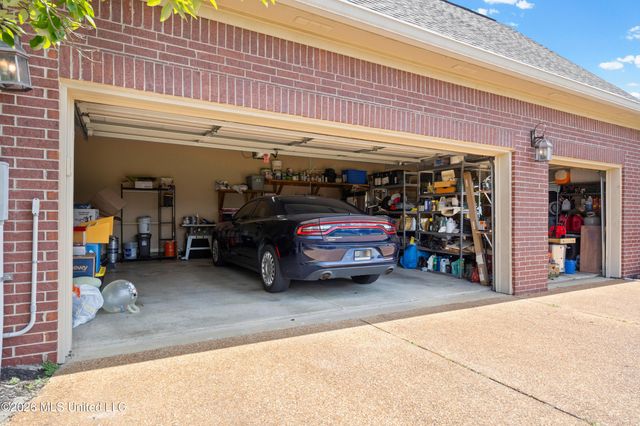13242 Three Hawks Drive, Olive Branch, MS 38654