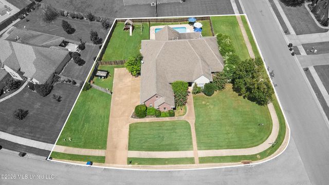 13242 Three Hawks Drive, Olive Branch, MS 38654