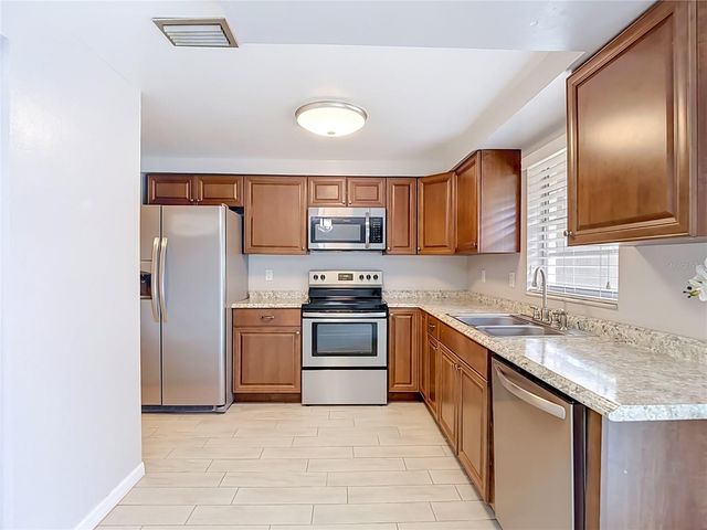 903 CARRIE COVE, Valrico, FL 33594