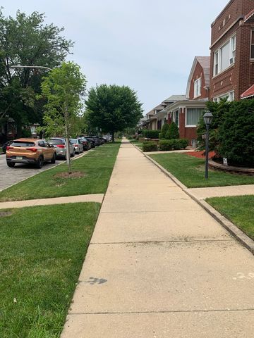 8041 S Laflin Street, Chicago, IL 60620