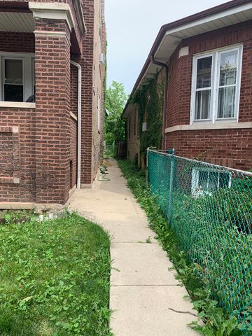 8041 S Laflin Street, Chicago, IL 60620