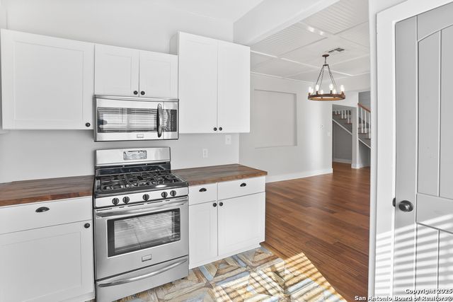 138 Perry Ct Apt 2, San Antonio, TX 78209