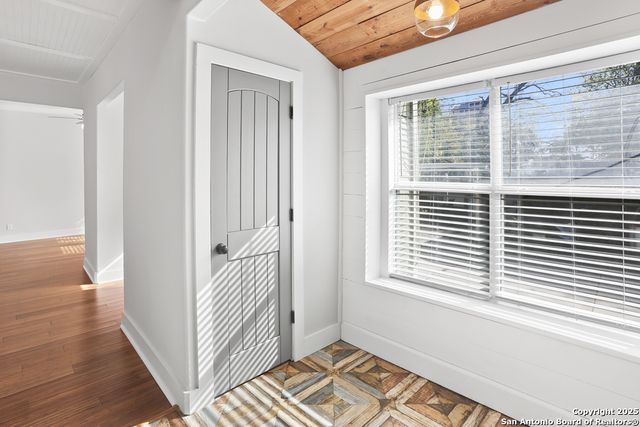 138 Perry Ct Apt 2, San Antonio, TX 78209