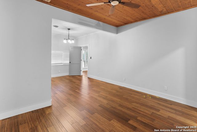 138 Perry Ct Apt 2, San Antonio, TX 78209