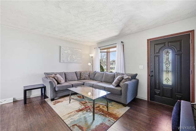 1331 102nd Street, Niagara Falls, NY 14304
