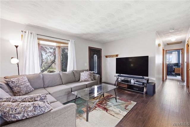 1331 102nd Street, Niagara Falls, NY 14304