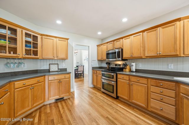 13122 Willow Forest Dr, Louisville, KY 40245
