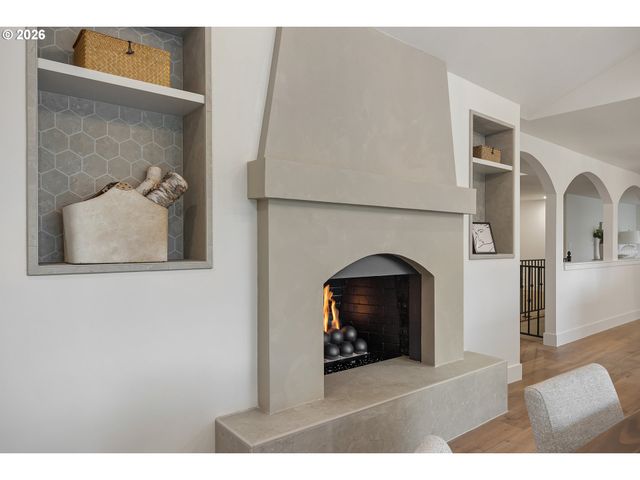 2157 WEMBLEY Pl, Lake Oswego, OR 97034