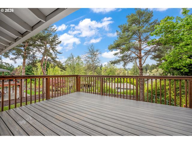 2157 WEMBLEY Pl, Lake Oswego, OR 97034