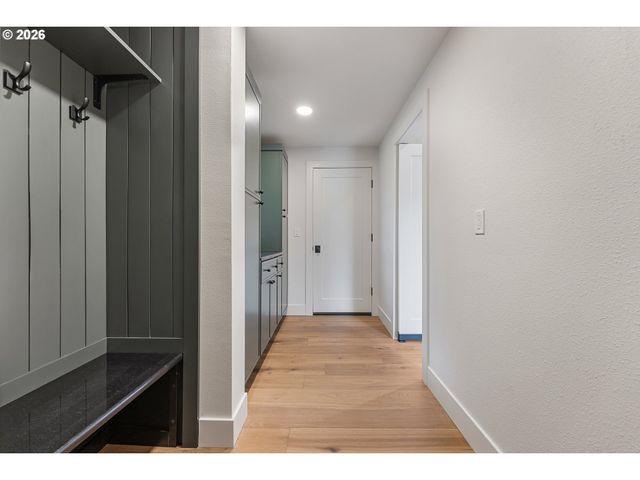 2157 WEMBLEY Pl, Lake Oswego, OR 97034