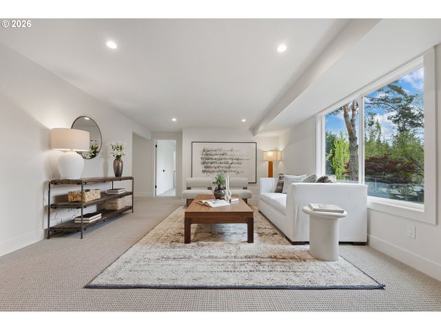 2157 WEMBLEY Pl, Lake Oswego, OR 97034