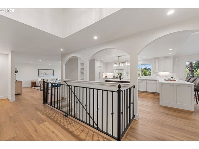 2157 WEMBLEY Pl, Lake Oswego, OR 97034