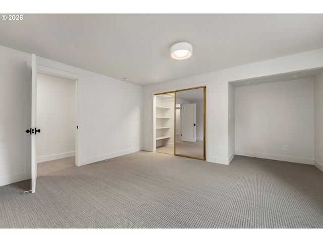 2157 WEMBLEY Pl, Lake Oswego, OR 97034