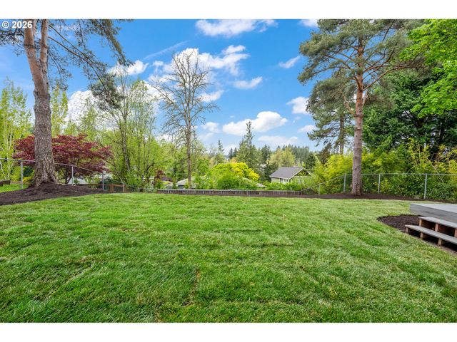 2157 WEMBLEY Pl, Lake Oswego, OR 97034