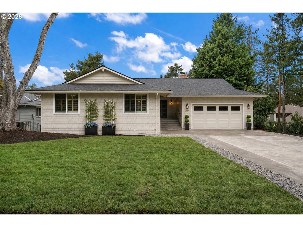2157 WEMBLEY Pl, Lake Oswego, OR 97034