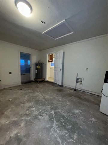 2018 N Avenue H, Freeport, TX 77541