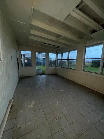 2018 N Avenue H, Freeport, TX 77541