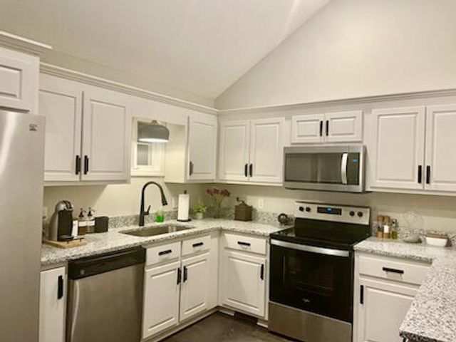 101 Charlotte Drive Drive, Mc Cormick, SC 29835