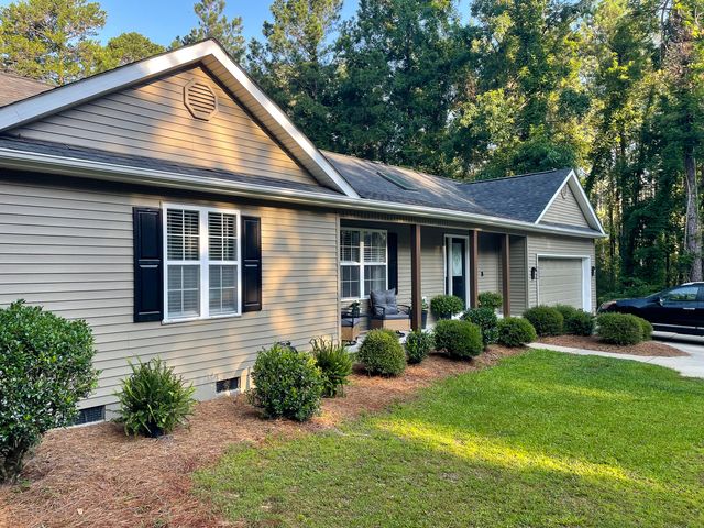 101 Charlotte Drive Drive, Mc Cormick, SC 29835