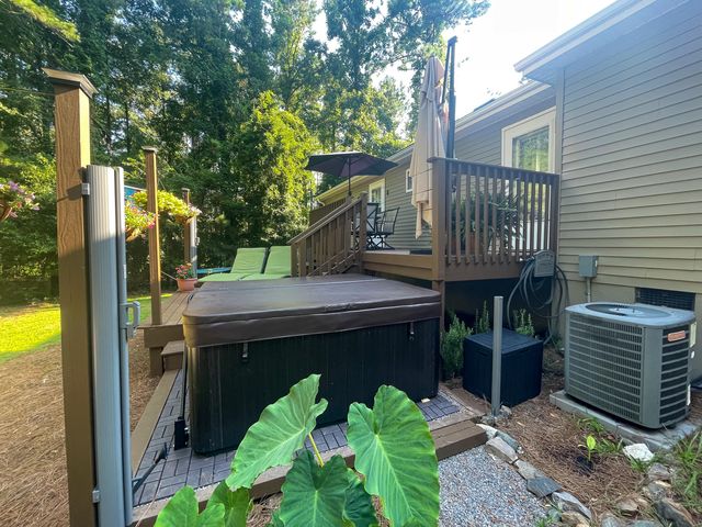 101 Charlotte Drive Drive, Mc Cormick, SC 29835