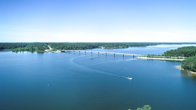 101 Charlotte Drive Drive, Mc Cormick, SC 29835