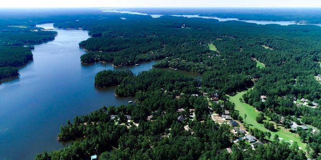 101 Charlotte Drive Drive, Mc Cormick, SC 29835