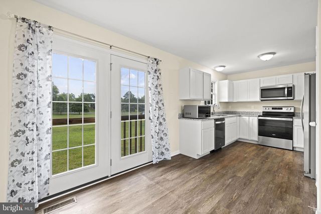 300 HANNAH LN, Bunker Hill, WV 25413
