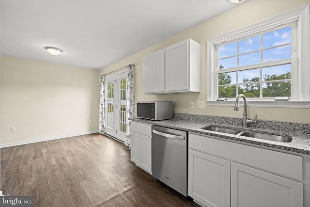 300 HANNAH LN, Bunker Hill, WV 25413