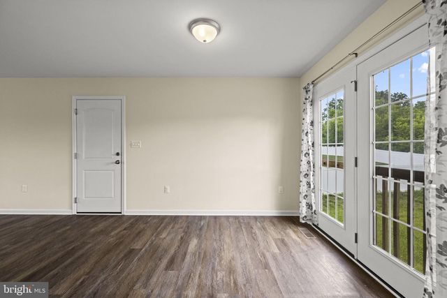 300 HANNAH LN, Bunker Hill, WV 25413