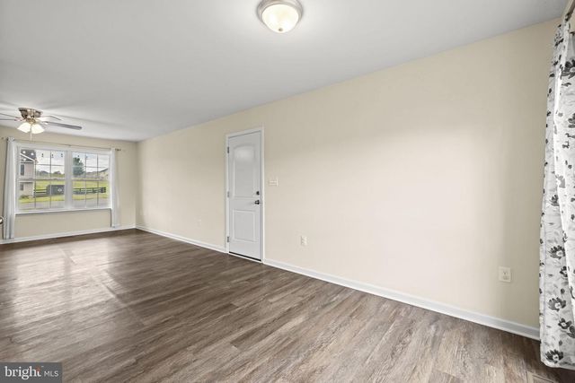 300 HANNAH LN, Bunker Hill, WV 25413
