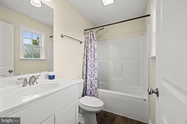 300 HANNAH LN, Bunker Hill, WV 25413