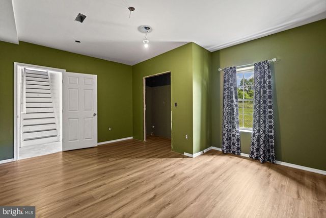 300 HANNAH LN, Bunker Hill, WV 25413
