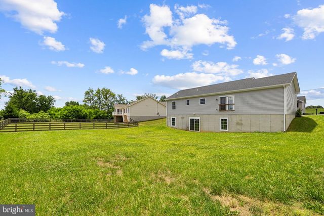 300 HANNAH LN, Bunker Hill, WV 25413