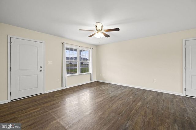 300 HANNAH LN, Bunker Hill, WV 25413
