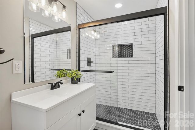 824 Kentberry Drive, Charlotte, NC 28214