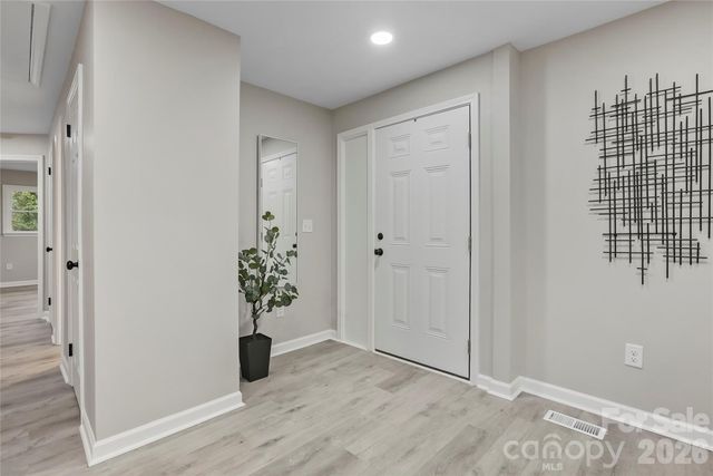 824 Kentberry Drive, Charlotte, NC 28214