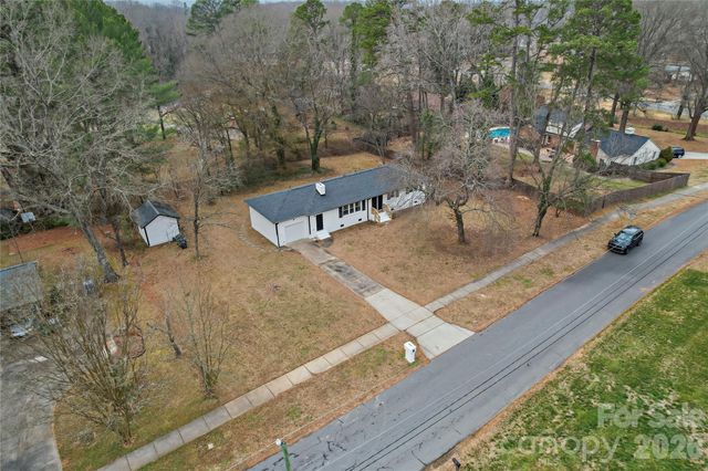 824 Kentberry Drive, Charlotte, NC 28214