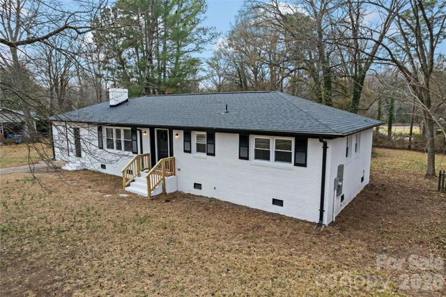 824 Kentberry Drive, Charlotte, NC 28214