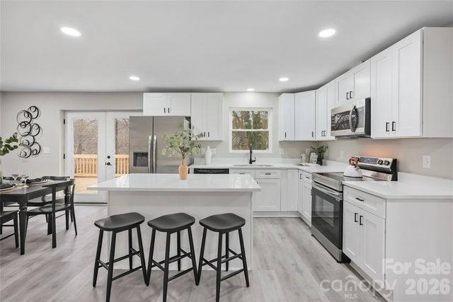 824 Kentberry Drive, Charlotte, NC 28214