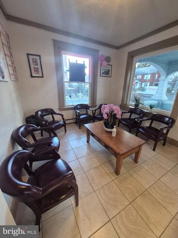 220 E MAIN ST, Palmyra, PA 17078