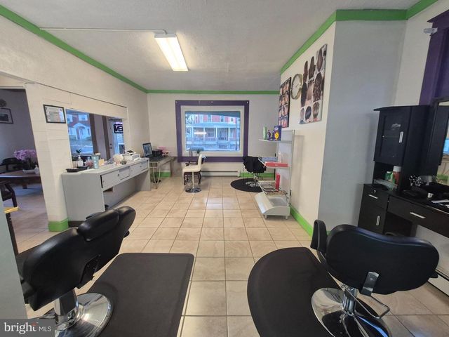 220 E MAIN ST, Palmyra, PA 17078