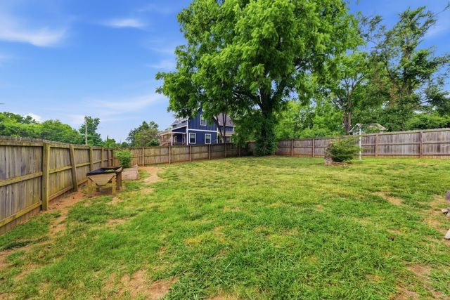 944 Chickasaw Ave, Nashville, TN 37207