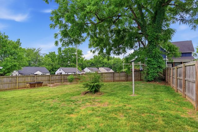944 Chickasaw Ave, Nashville, TN 37207