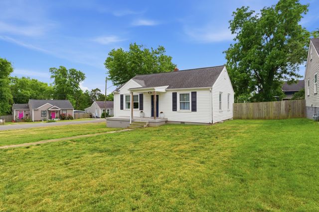 944 Chickasaw Ave, Nashville, TN 37207